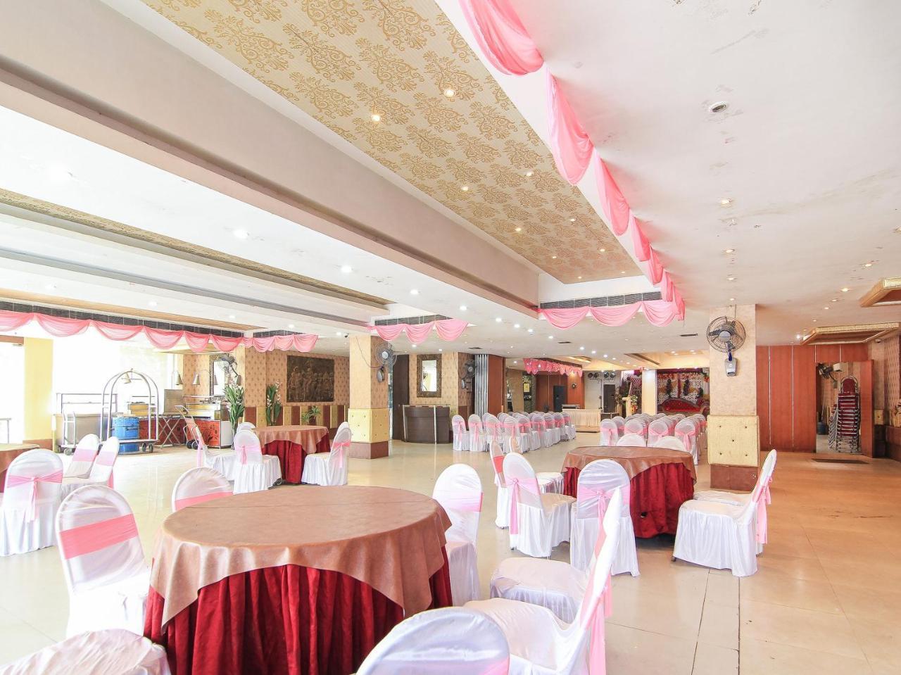 Oyo 3683 De Global Park Hotel Hasanganj ภายนอก รูปภาพ