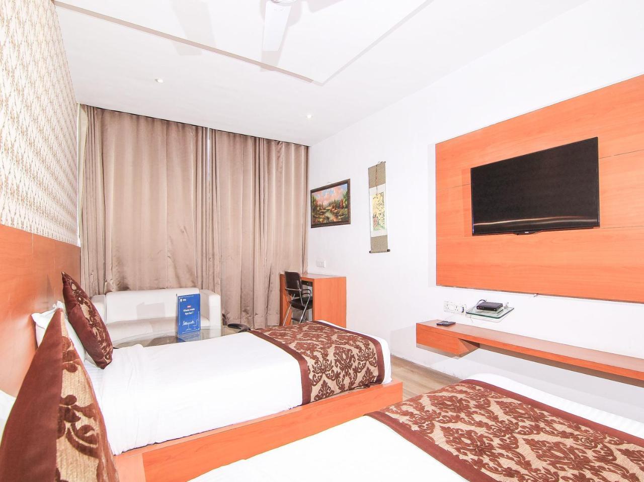 Oyo 3683 De Global Park Hotel Hasanganj ภายนอก รูปภาพ