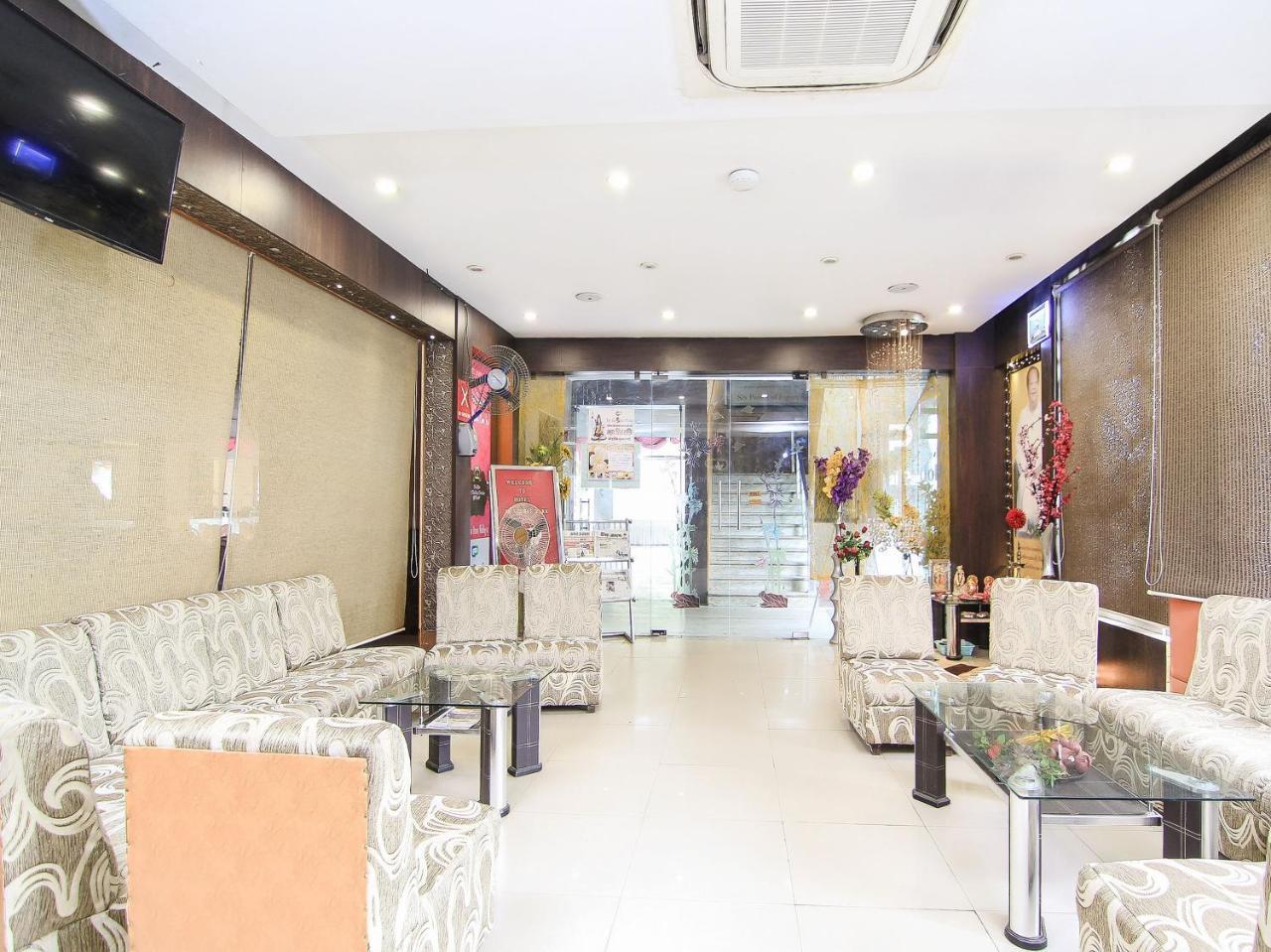 Oyo 3683 De Global Park Hotel Hasanganj ภายนอก รูปภาพ