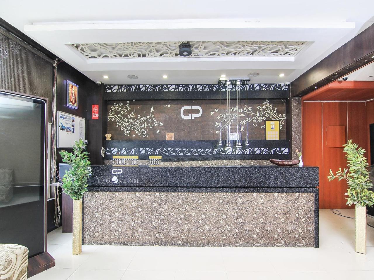 Oyo 3683 De Global Park Hotel Hasanganj ภายนอก รูปภาพ