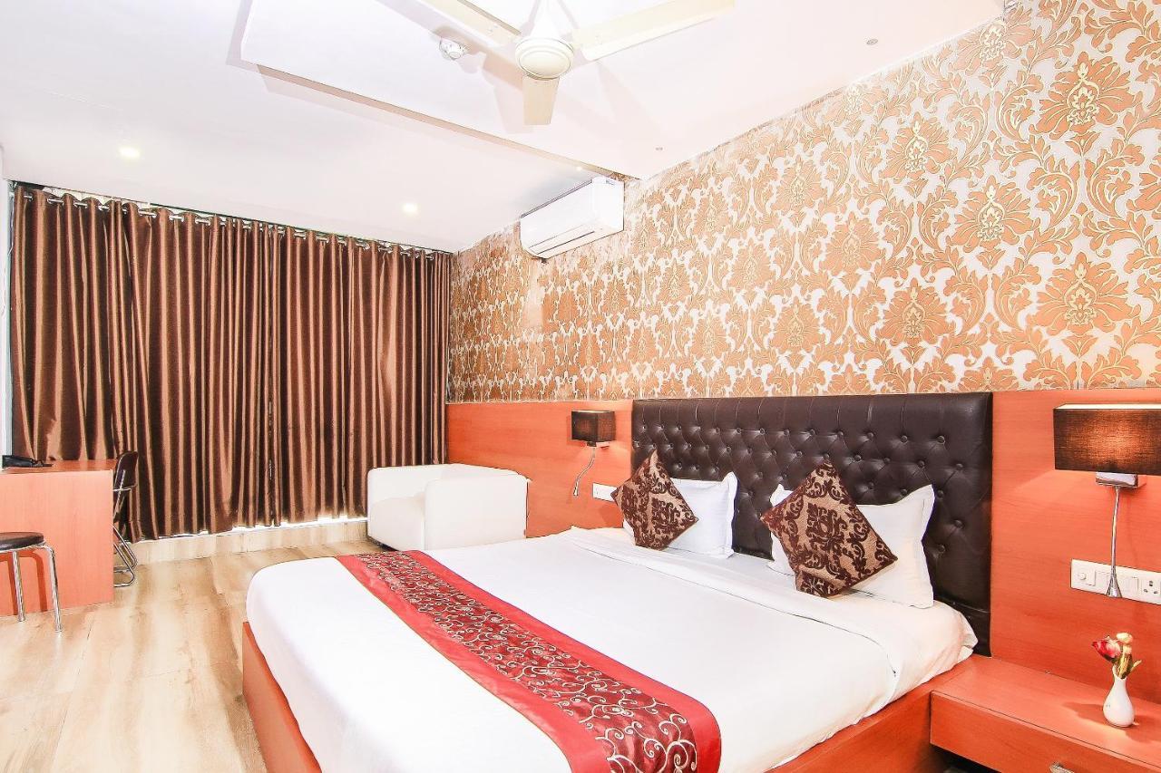Oyo 3683 De Global Park Hotel Hasanganj ภายนอก รูปภาพ