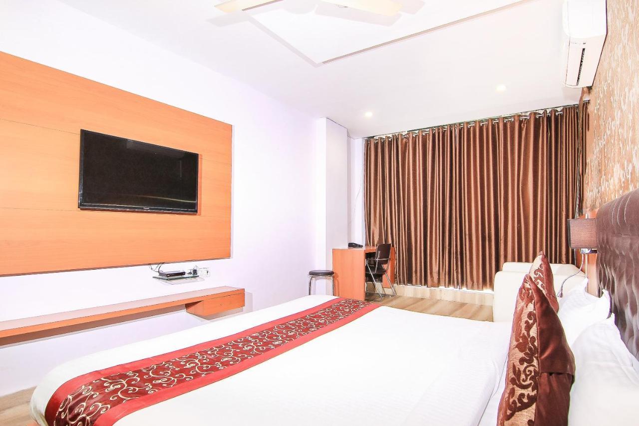 Oyo 3683 De Global Park Hotel Hasanganj ภายนอก รูปภาพ