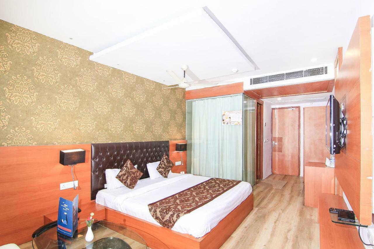 Oyo 3683 De Global Park Hotel Hasanganj ภายนอก รูปภาพ